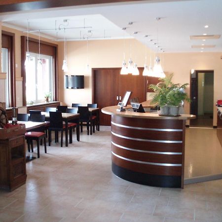 La Table Alsacienne Hotel Farébersviller Kültér fotó